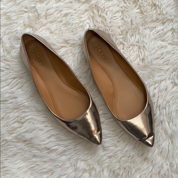 gold pointed flat shoes